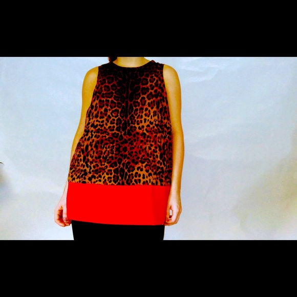 Leopard print Sleeveless Top - Picture 2 of 5